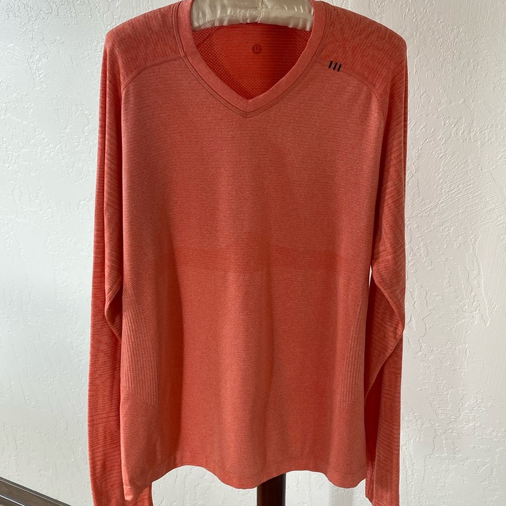 lululemon athletica Men's Long Sleeve V-Neck in Coral